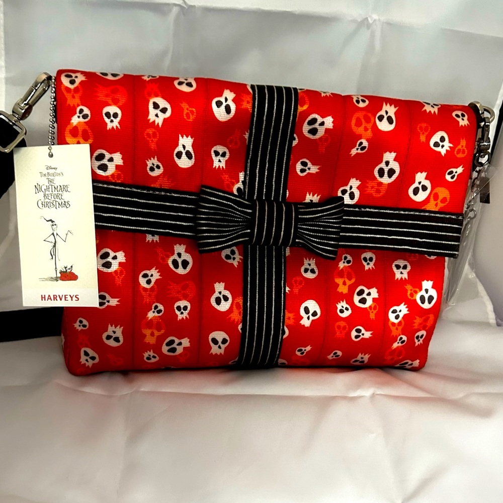 Harveys Seatbelt Foldover Crossbody - Disney Nightmare Before Christmas Present
